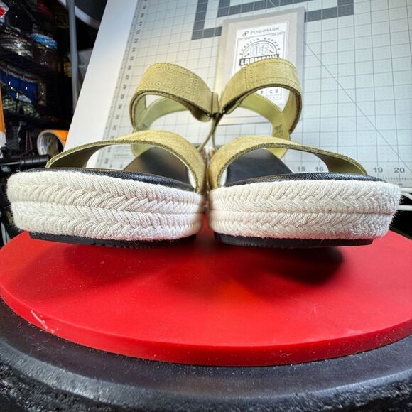 SOREL® | CAMERON™ WEDGE SANDAL | OLIVE/BLK/OFF-WHT | SUEDE | XLNT | - Picture 6 of 16